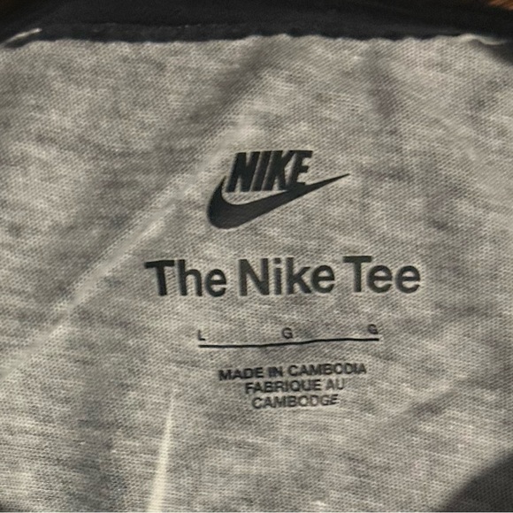 Nike black t-shirt with white Nike logos all over. Men’s size L - Picture 3 of 3